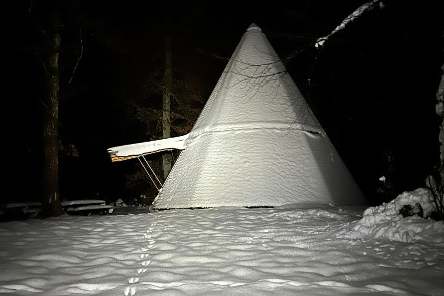 Træ tipi på Friluftscenter Sletten